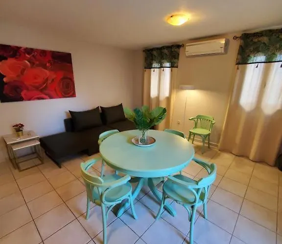 Sior Dionysios アルゴストリオン